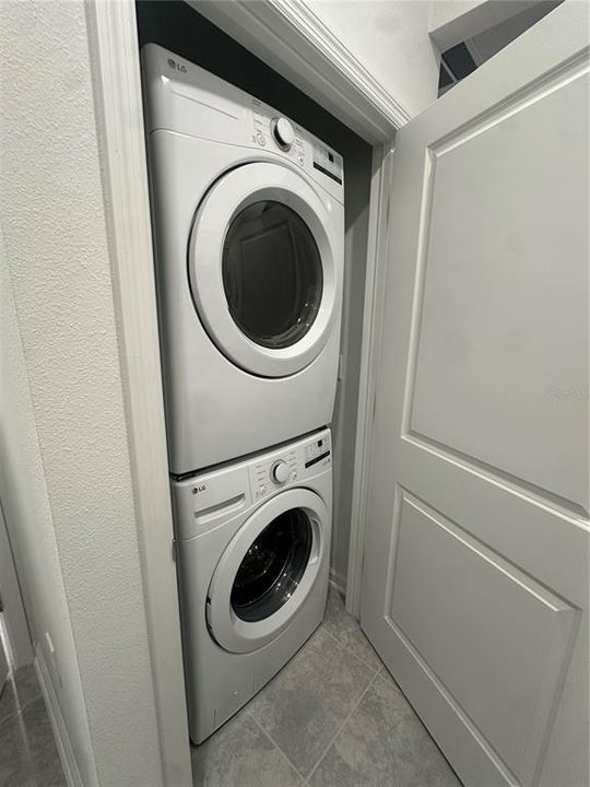 En Renta: $2,700 (4 camas, 3 baños, 2150 Pies cuadrados)