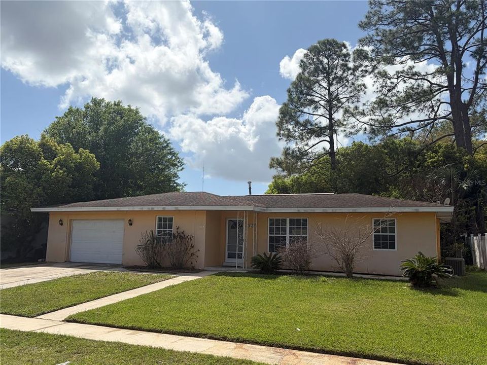 En Venta: $199,900 (4 camas, 2 baños, 1180 Pies cuadrados)