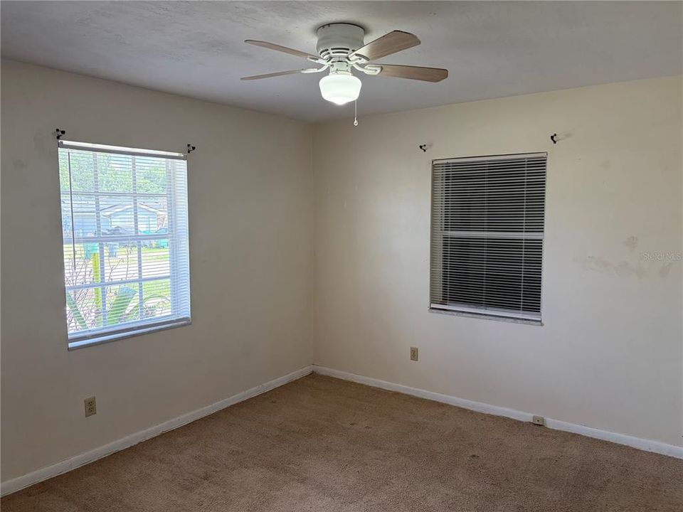 En Venta: $199,900 (4 camas, 2 baños, 1180 Pies cuadrados)