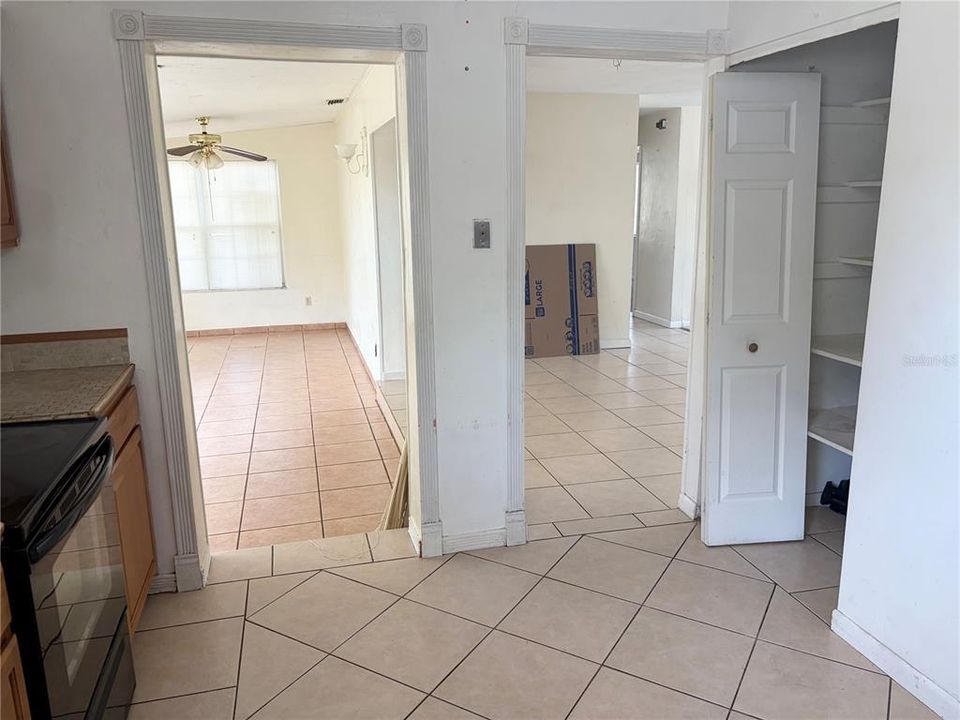 En Venta: $199,900 (4 camas, 2 baños, 1180 Pies cuadrados)
