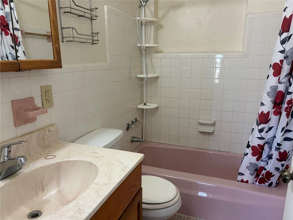 En Venta: $199,900 (4 camas, 2 baños, 1180 Pies cuadrados)