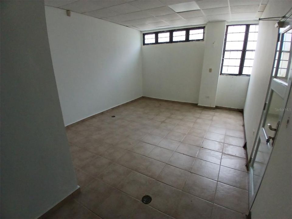 For Sale: $3,200,000 (0 beds, 0 baths, 10656 Square Feet)