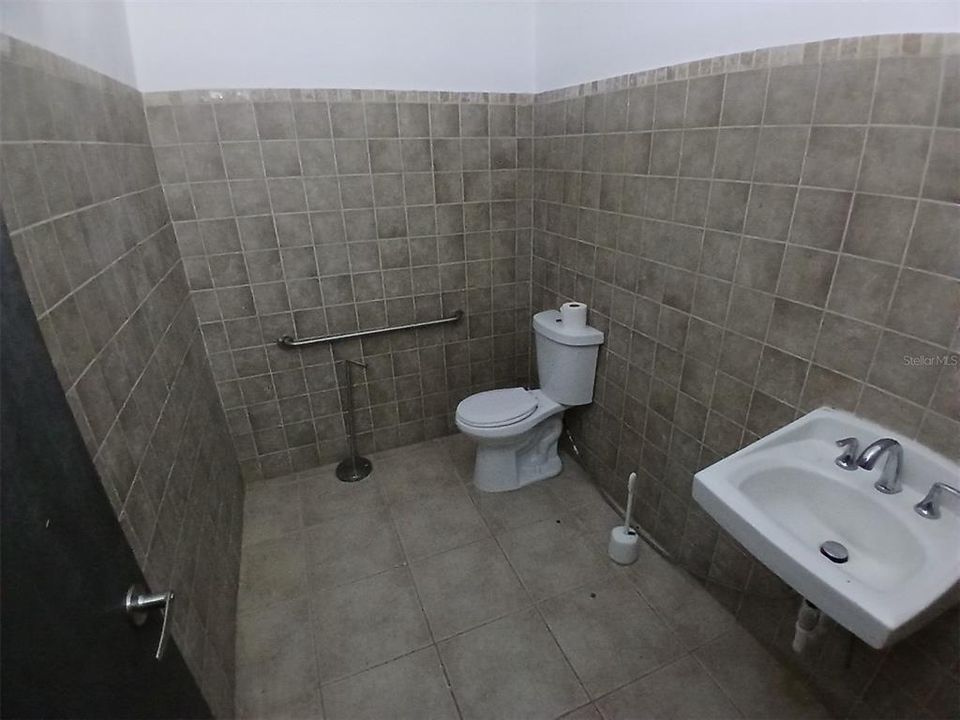 For Sale: $3,200,000 (0 beds, 0 baths, 10656 Square Feet)