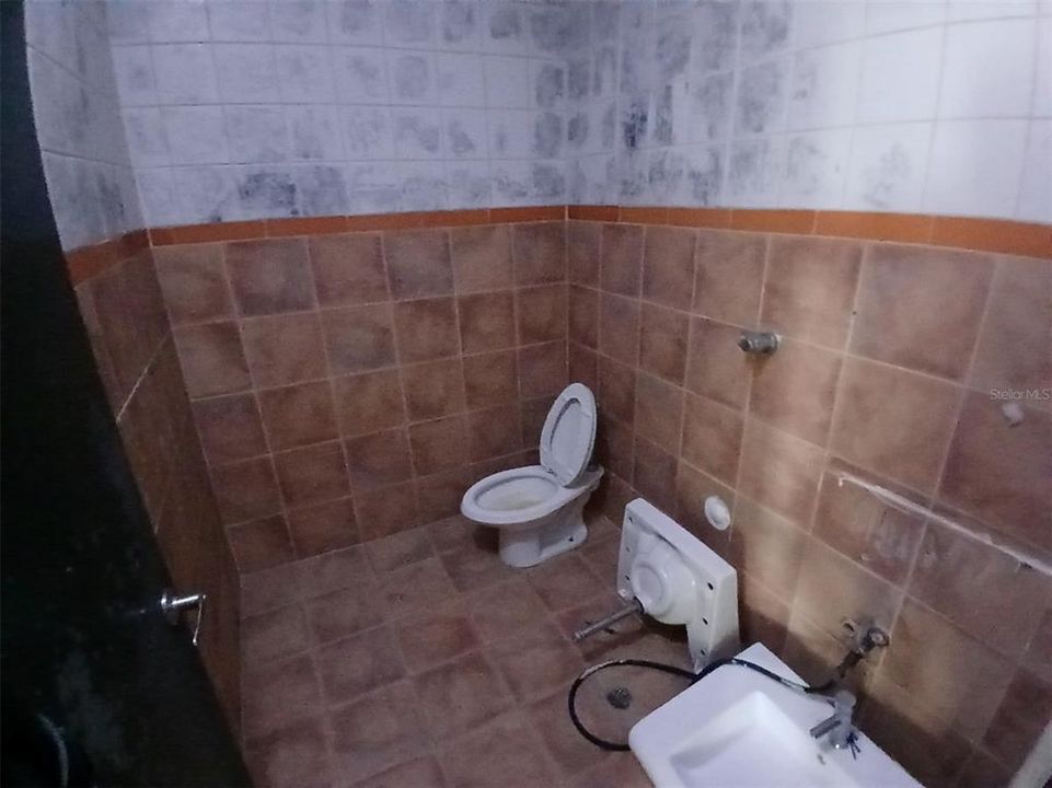 For Sale: $3,200,000 (0 beds, 0 baths, 10656 Square Feet)