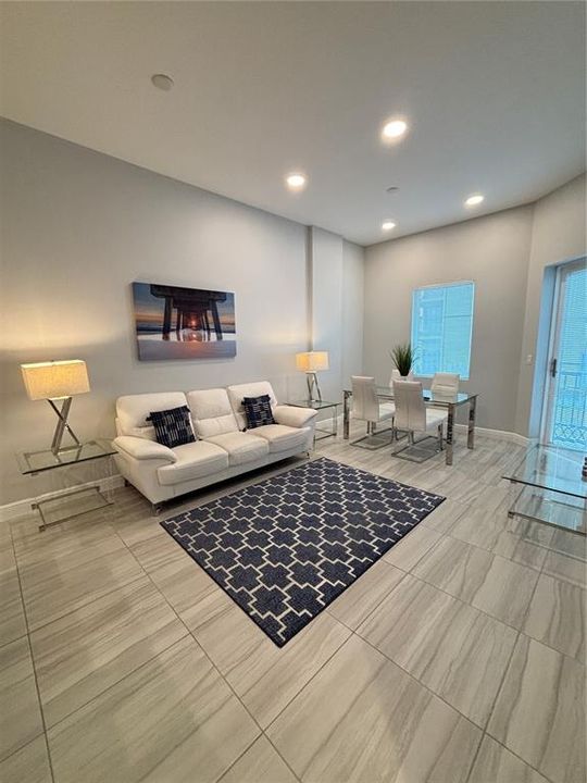 На продажу: $579,000 (1 спален, 1 ванн, 736 Квадратных фут)