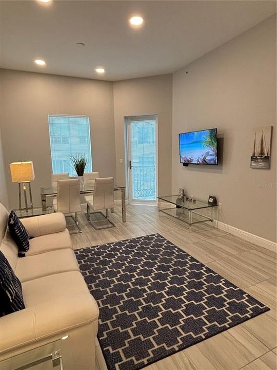 На продажу: $579,000 (1 спален, 1 ванн, 736 Квадратных фут)