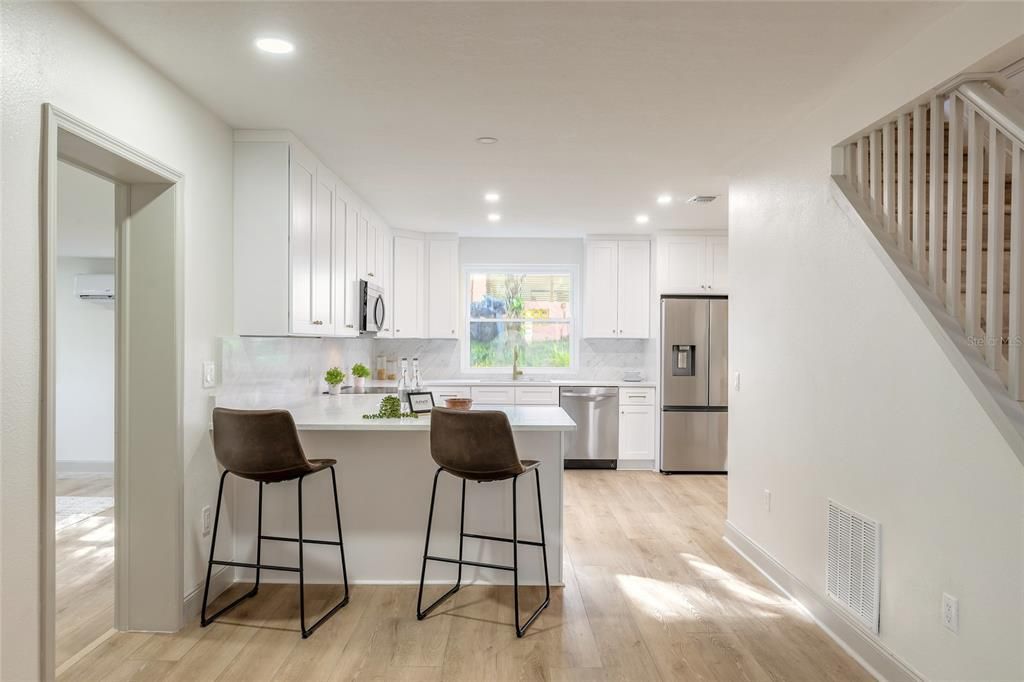 En Venta: $659,000 (4 camas, 3 baños, 2468 Pies cuadrados)