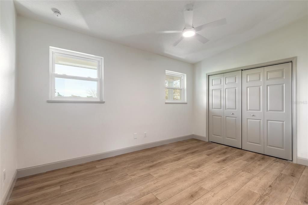 En Venta: $659,000 (4 camas, 3 baños, 2468 Pies cuadrados)