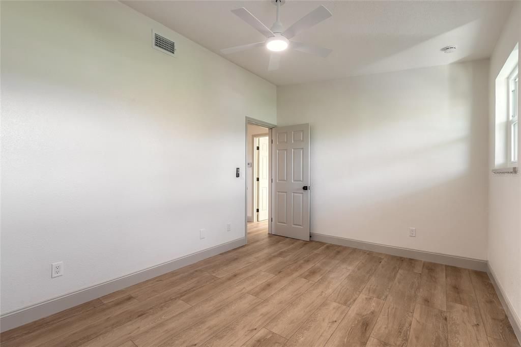 En Venta: $659,000 (4 camas, 3 baños, 2468 Pies cuadrados)