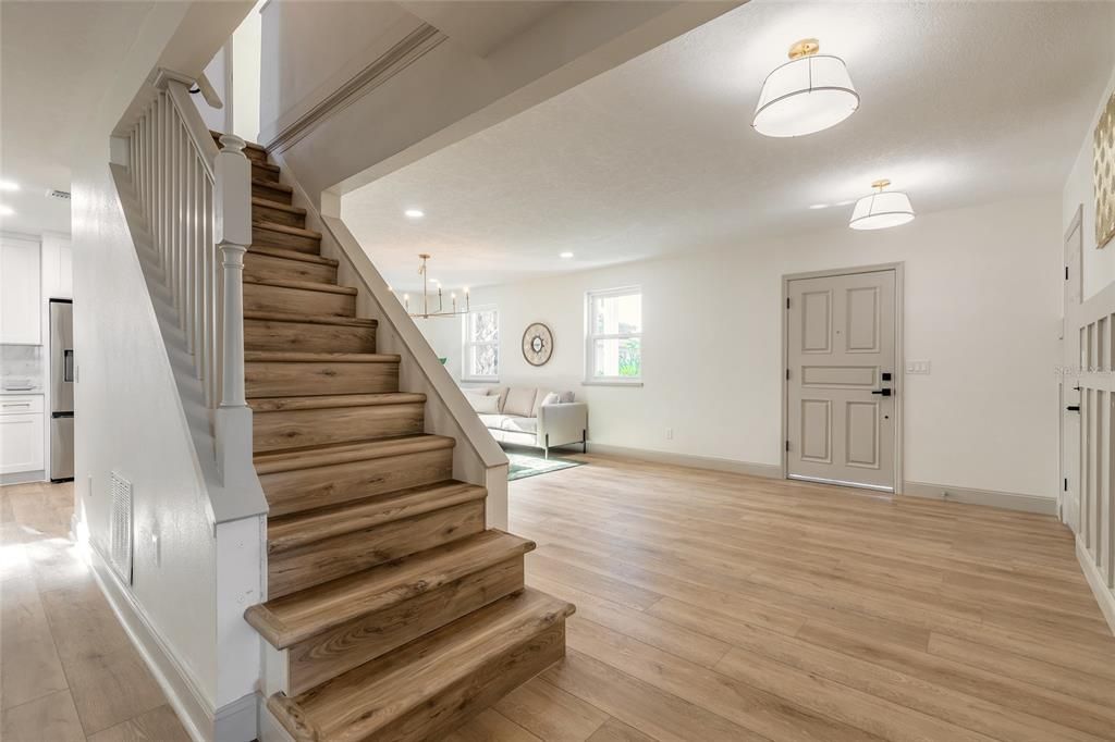 En Venta: $659,000 (4 camas, 3 baños, 2468 Pies cuadrados)