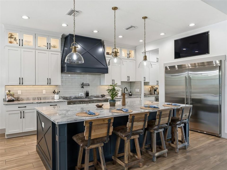 Activo con contrato: $1,399,000 (4 camas, 4 baños, 3540 Pies cuadrados)