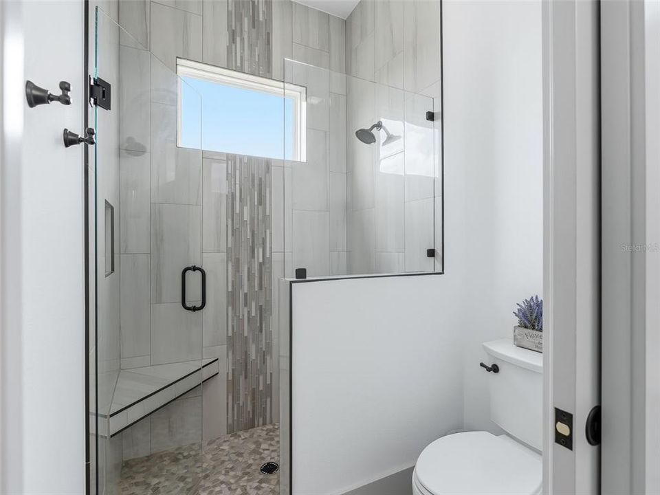 Activo con contrato: $1,399,000 (4 camas, 4 baños, 3540 Pies cuadrados)