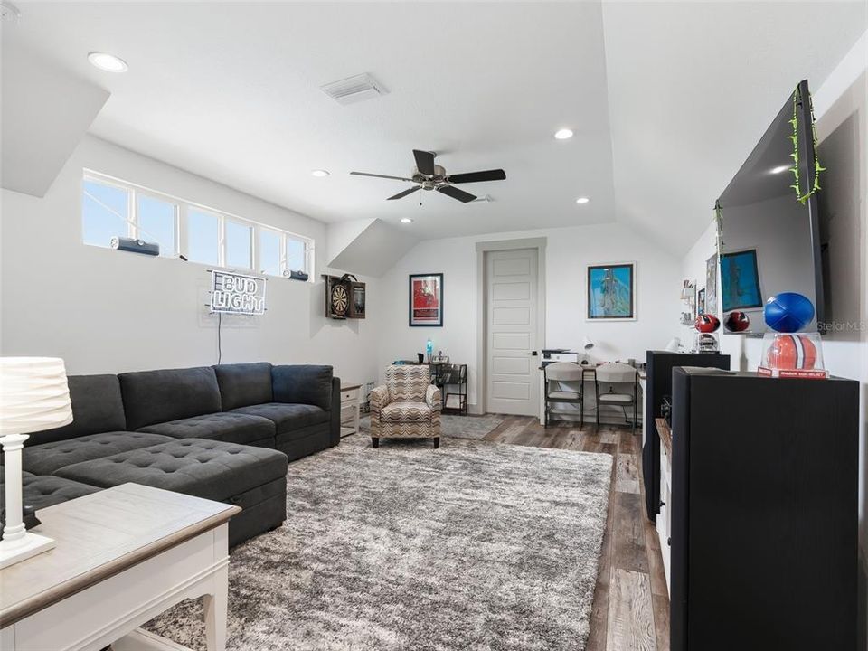 Activo con contrato: $1,399,000 (4 camas, 4 baños, 3540 Pies cuadrados)