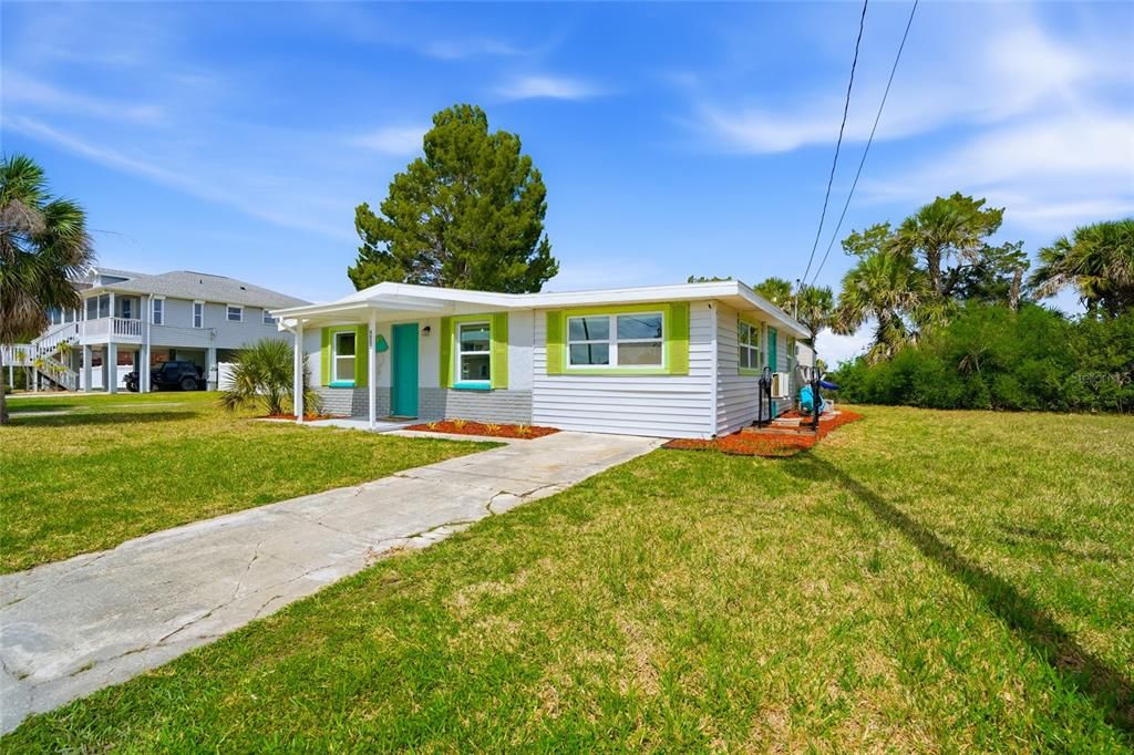 For Rent: $2,700 (3 beds, 2 baths, 1199 Square Feet)