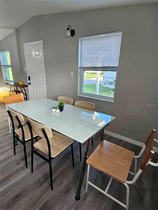 For Rent: $2,700 (3 beds, 2 baths, 1199 Square Feet)