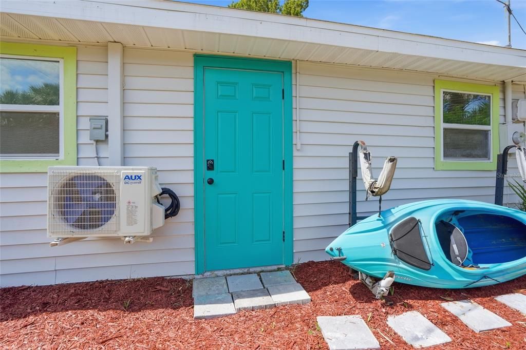 For Rent: $2,700 (3 beds, 2 baths, 1199 Square Feet)