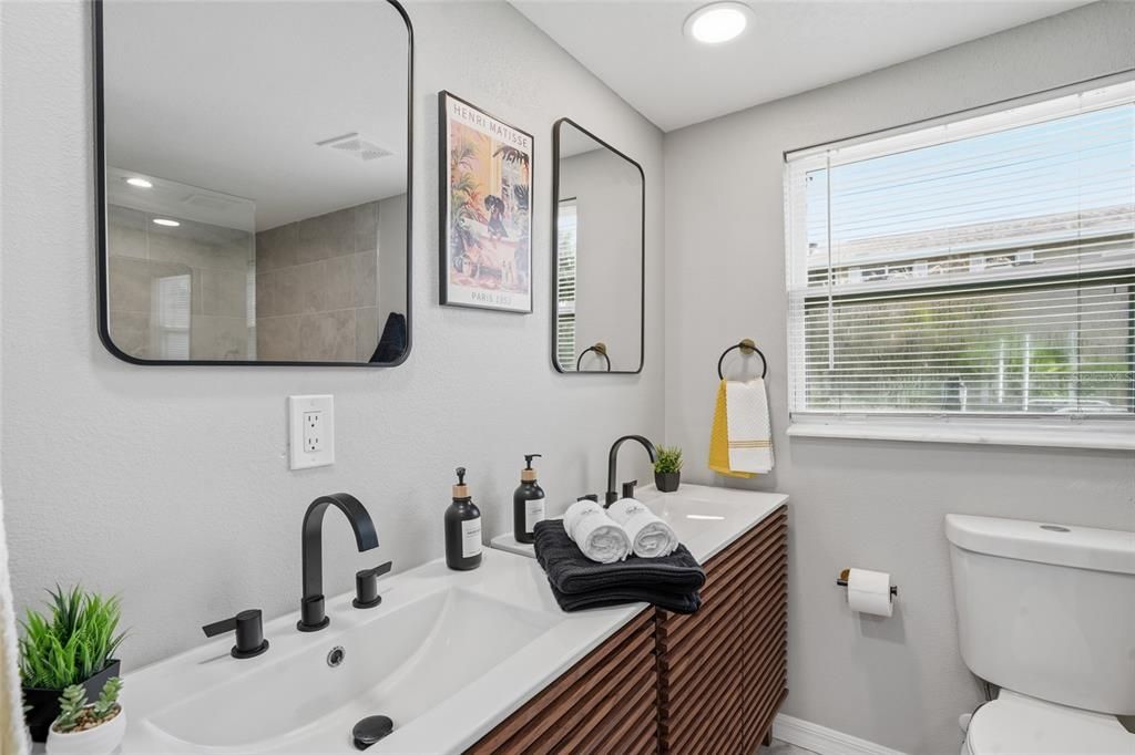 For Rent: $2,700 (3 beds, 2 baths, 1199 Square Feet)