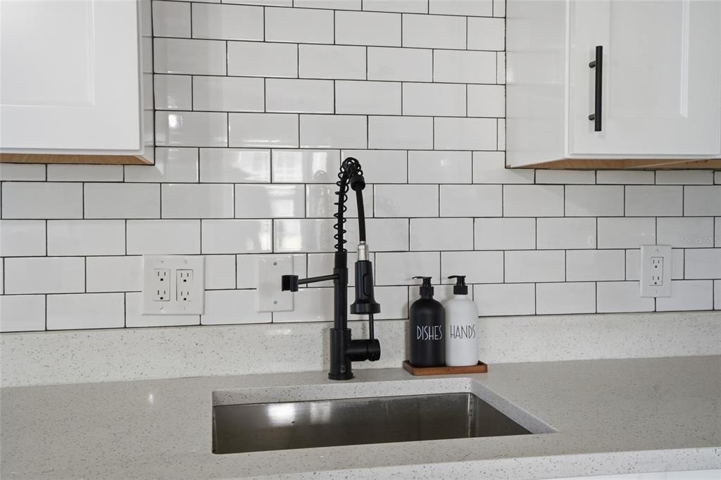 For Rent: $2,700 (3 beds, 2 baths, 1199 Square Feet)