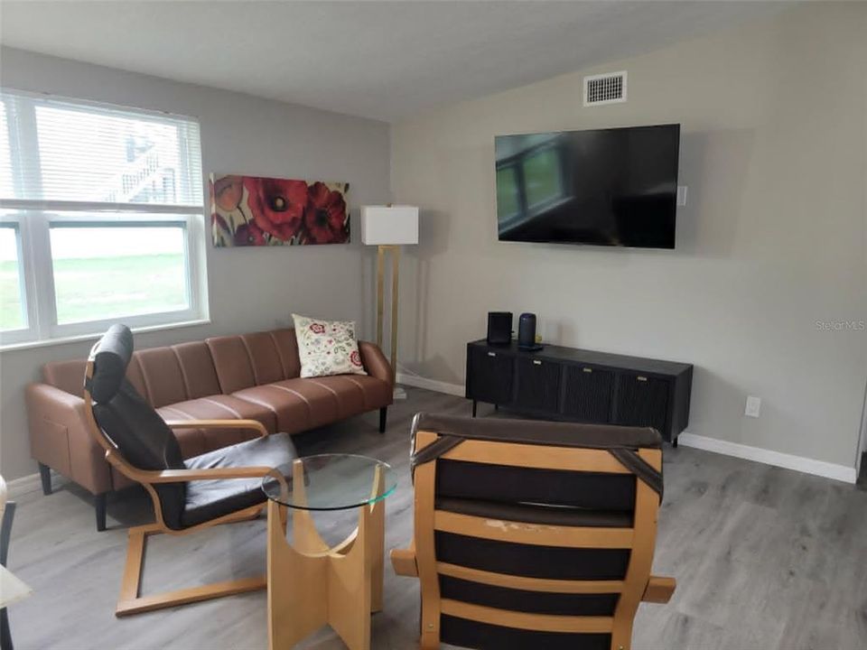 For Rent: $2,700 (3 beds, 2 baths, 1199 Square Feet)