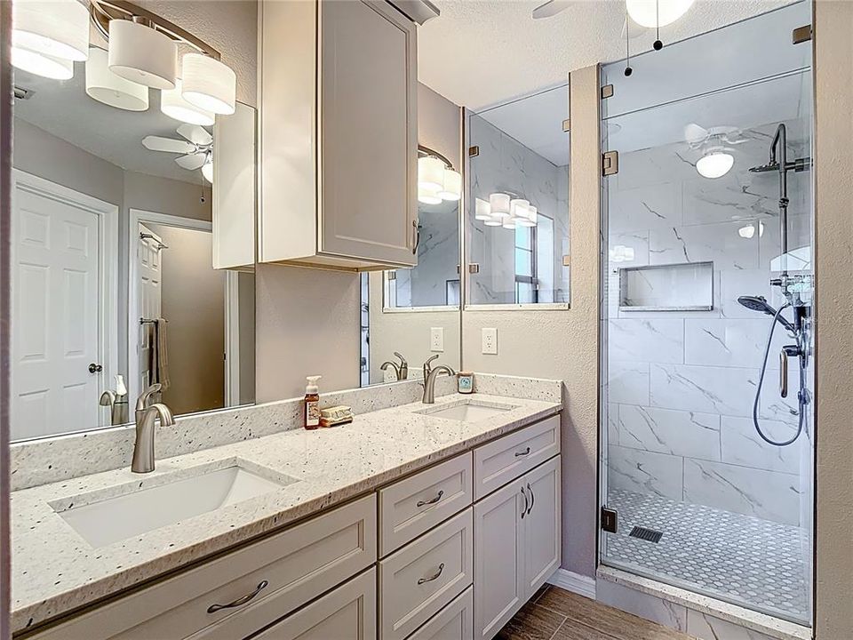 En Venta: $439,900 (3 camas, 2 baños, 2145 Pies cuadrados)