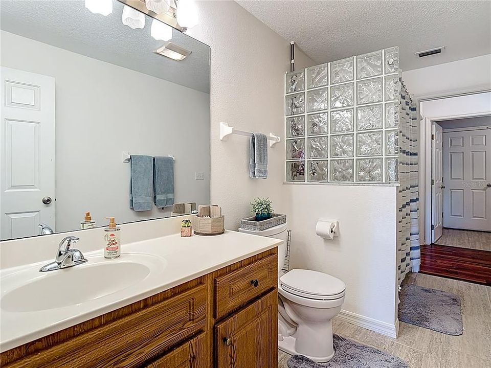 En Venta: $439,900 (3 camas, 2 baños, 2145 Pies cuadrados)