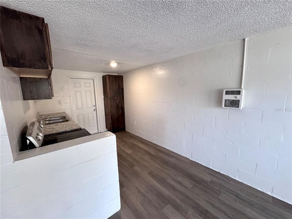 В аренду: $1,295 (2 спален, 1 ванн, 600 Квадратных фут)