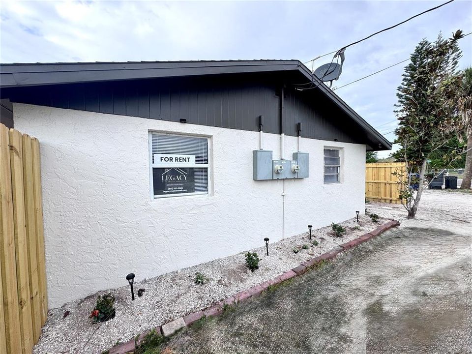 В аренду: $1,295 (2 спален, 1 ванн, 600 Квадратных фут)