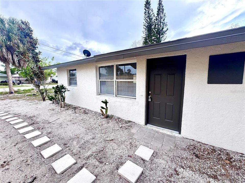 В аренду: $1,295 (2 спален, 1 ванн, 600 Квадратных фут)