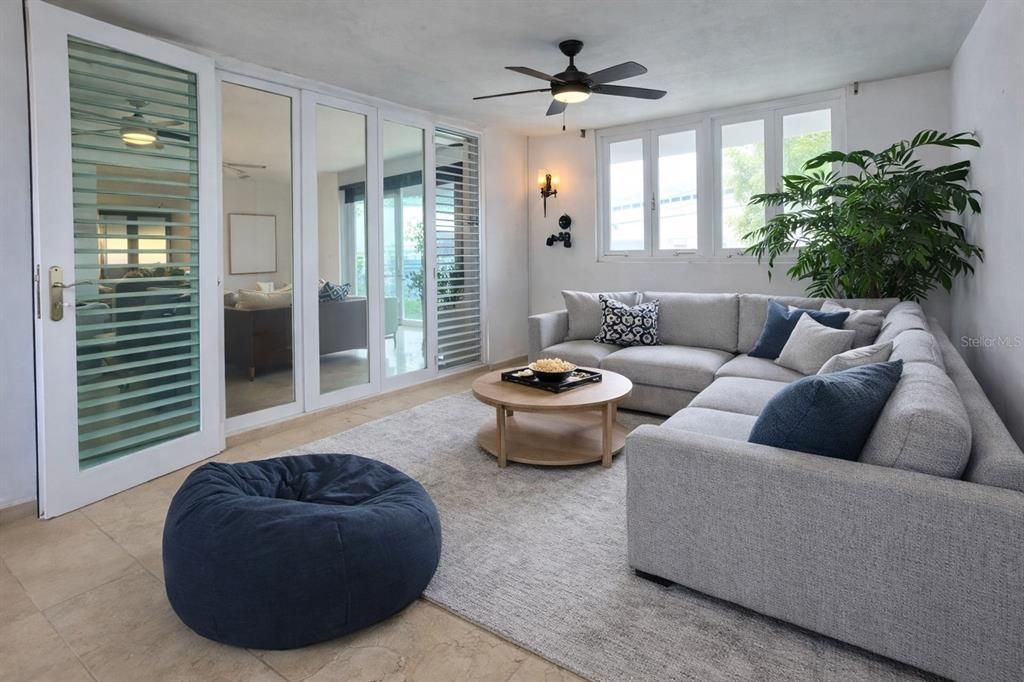 En Venta: $1,249,000 (4 camas, 3 baños, 2278 Pies cuadrados)