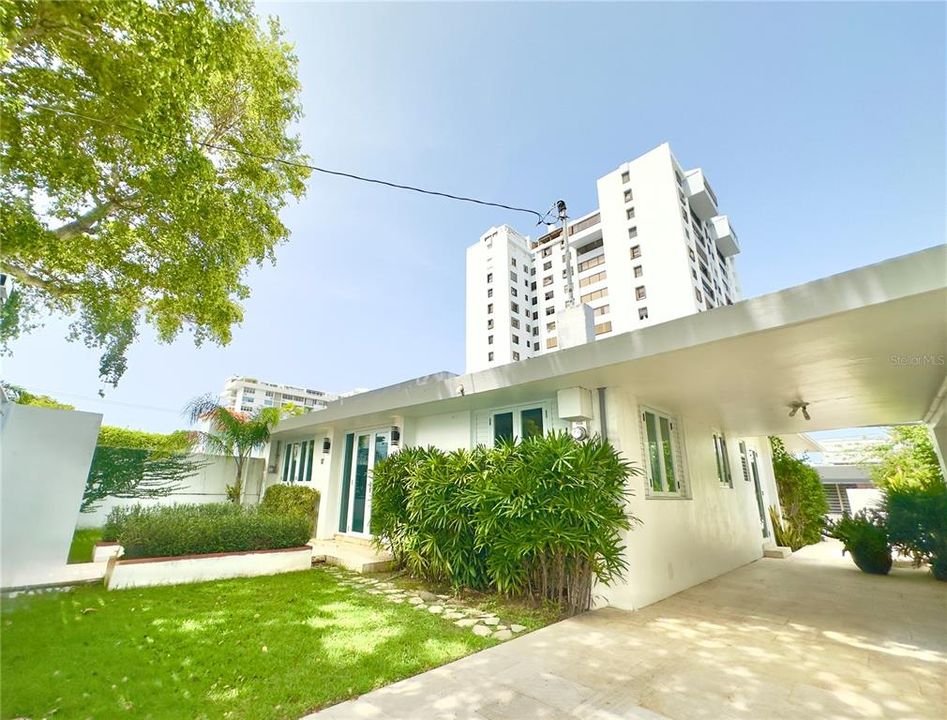 En Venta: $1,249,000 (4 camas, 3 baños, 2278 Pies cuadrados)