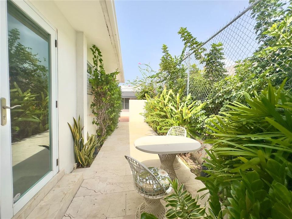 En Venta: $1,249,000 (4 camas, 3 baños, 2278 Pies cuadrados)