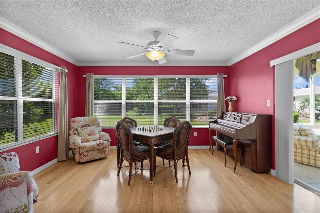 Activo con contrato: $390,000 (3 camas, 2 baños, 1896 Pies cuadrados)