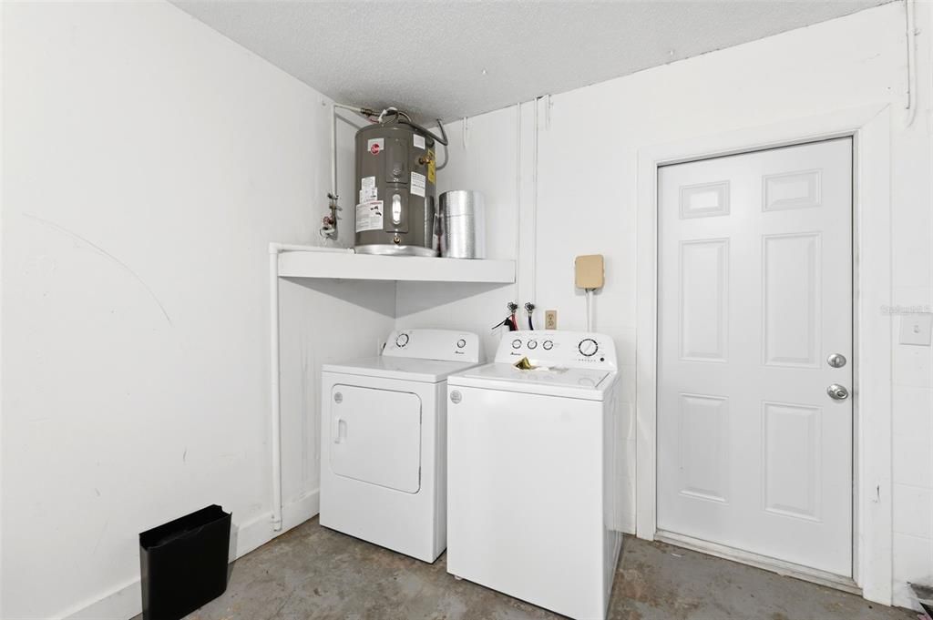 Под контрактом: $235,000 (2 спален, 2 ванн, 1070 Квадратных фут)