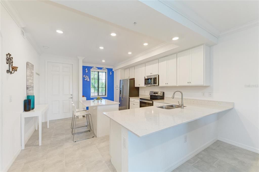 For Sale: $279,000 (2 beds, 2 baths, 1121 Square Feet)
