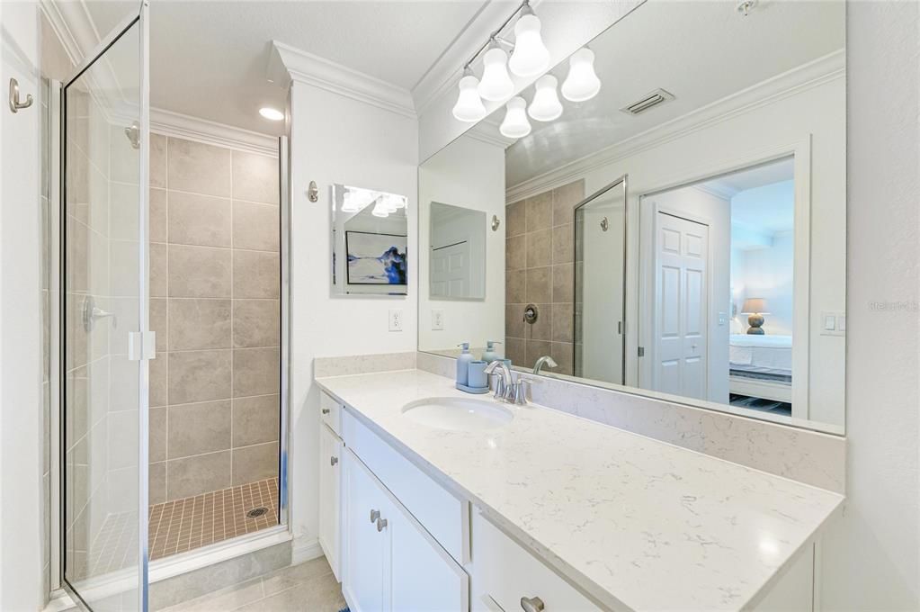 For Sale: $279,000 (2 beds, 2 baths, 1121 Square Feet)