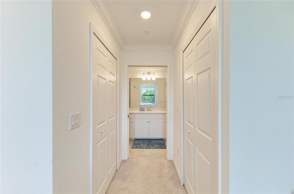 For Sale: $279,000 (2 beds, 2 baths, 1121 Square Feet)