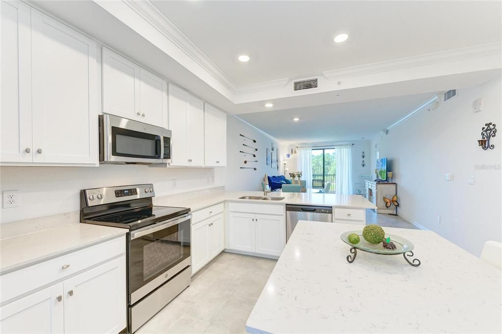 For Sale: $279,000 (2 beds, 2 baths, 1121 Square Feet)