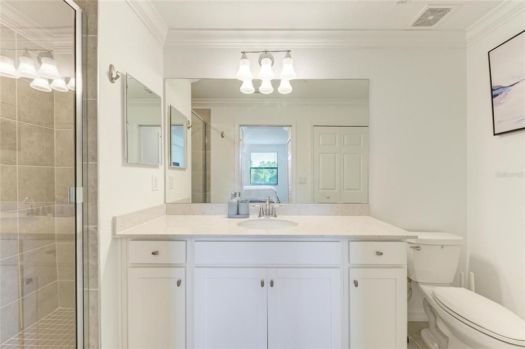 For Sale: $279,000 (2 beds, 2 baths, 1121 Square Feet)