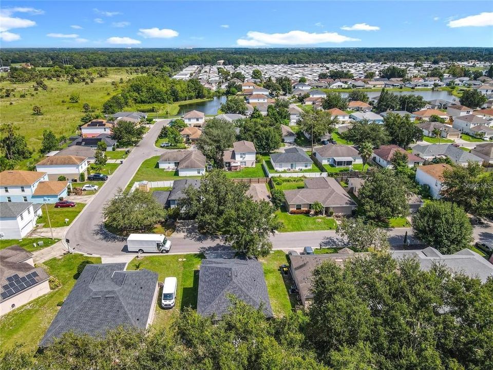 Под контрактом: $279,995 (4 спален, 3 ванн, 2101 Квадратных фут)