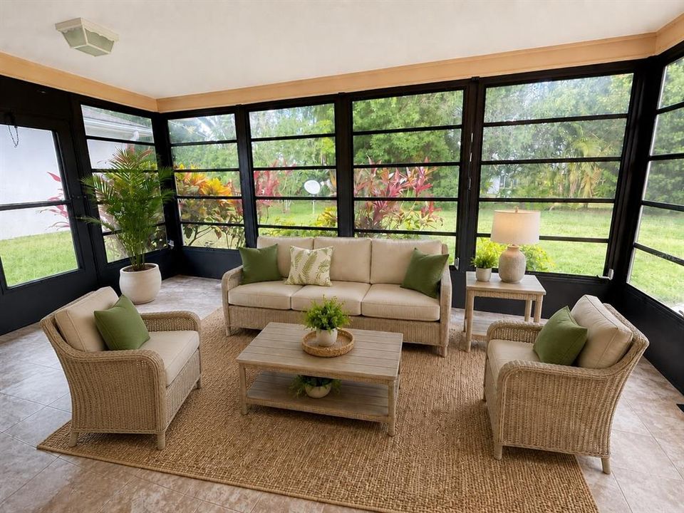 Active With Contract: $469,900 (3 beds, 2 baths, 1732 Square Feet)