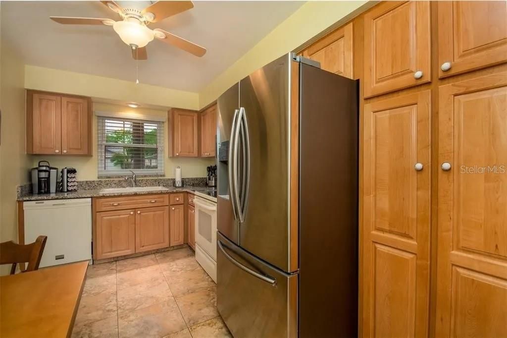 Active With Contract: $469,900 (3 beds, 2 baths, 1732 Square Feet)