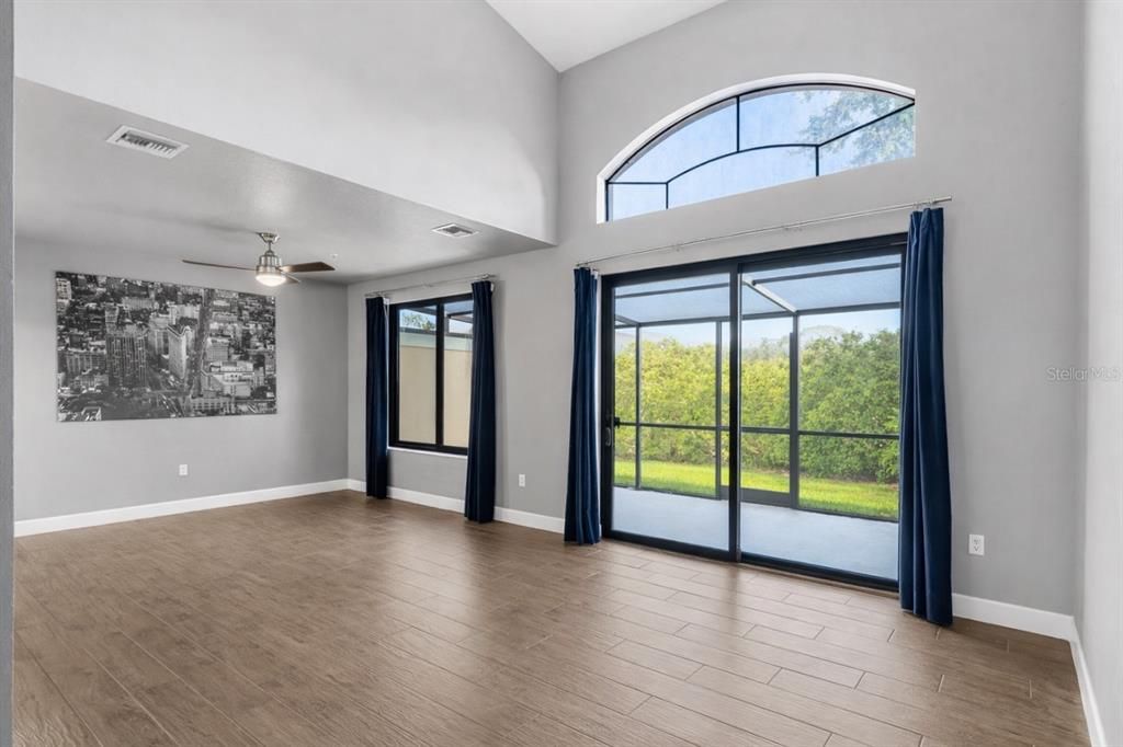 En Venta: $332,500 (3 camas, 2 baños, 1563 Pies cuadrados)