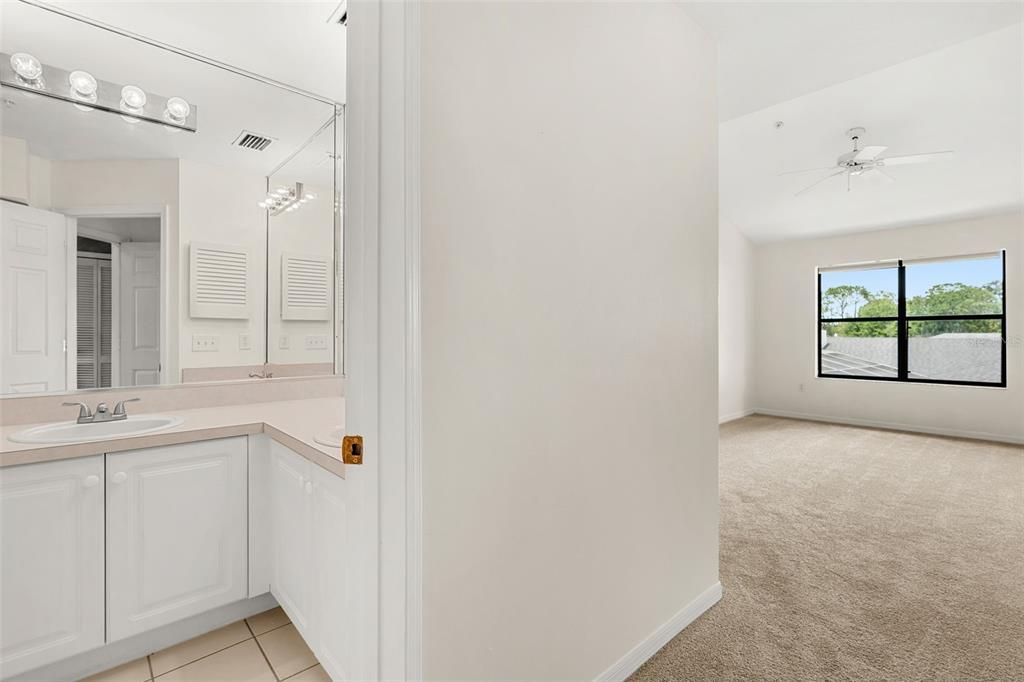 En Venta: $332,500 (3 camas, 2 baños, 1563 Pies cuadrados)