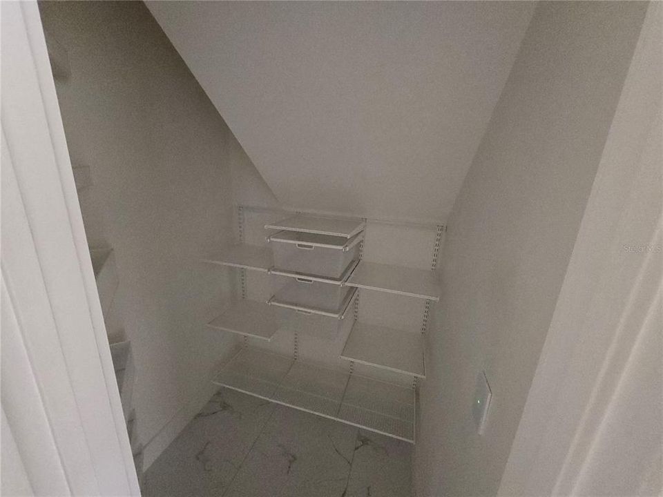 Под контрактом: $170,000 (5 спален, 3 ванн, 3077 Квадратных фут)