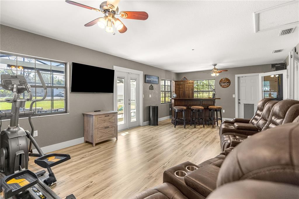 For Sale: $575,000 (3 beds, 2 baths, 2008 Square Feet)