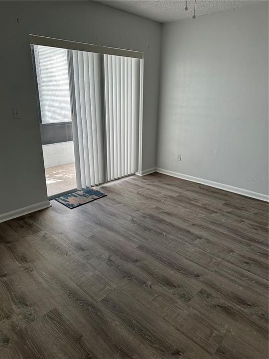 Active With Contract: $169,000 (2 beds, 2 baths, 960 Square Feet)