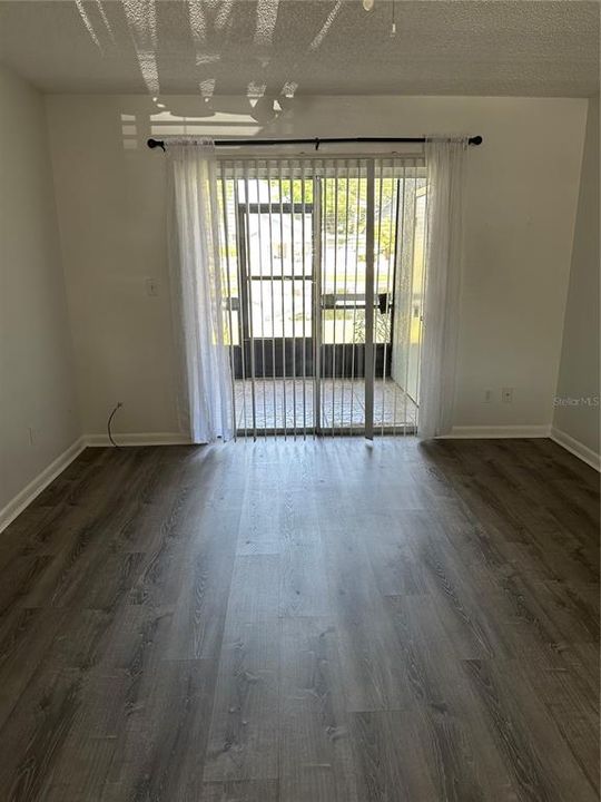 Active With Contract: $169,000 (2 beds, 2 baths, 960 Square Feet)