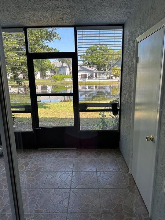 Active With Contract: $169,000 (2 beds, 2 baths, 960 Square Feet)