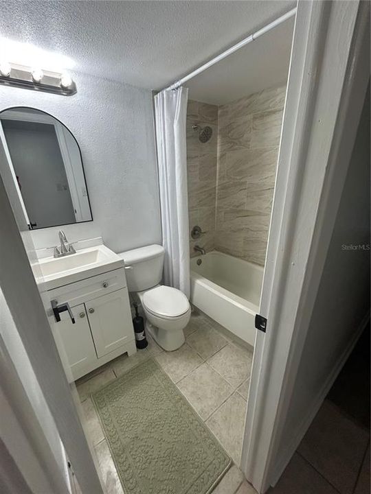 Active With Contract: $169,000 (2 beds, 2 baths, 960 Square Feet)