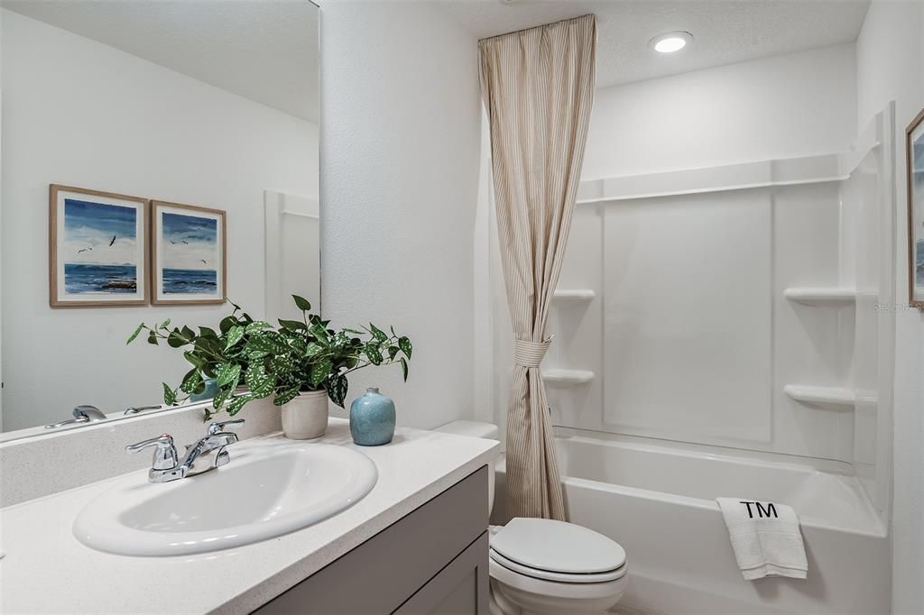 Active With Contract: $277,400 (3 beds, 2 baths, 1404 Square Feet)